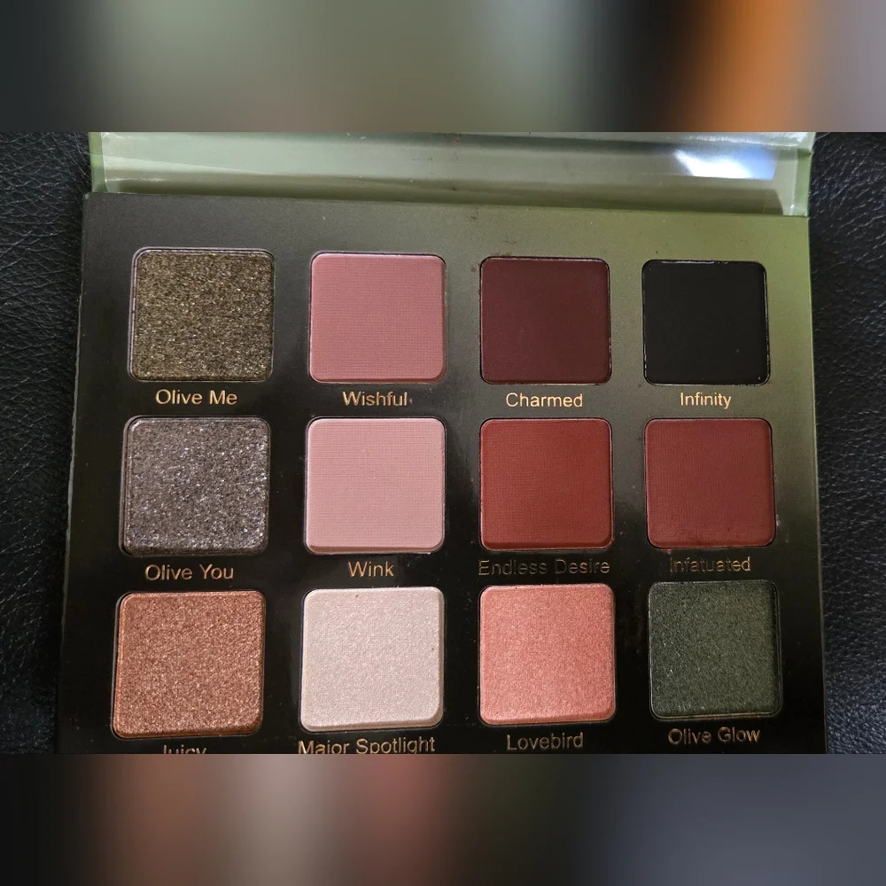 Violet Voss Eye Shadow Palette & Monarch Lash Pack HOST PICK!🎉🎊 - Picture 3 of 5